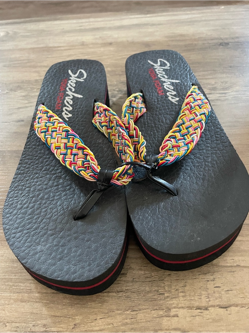 Skechers Yoga Foam Cushioned platform thong Sandals braided colorful Straps sz 8